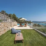 Villa Koumaries *